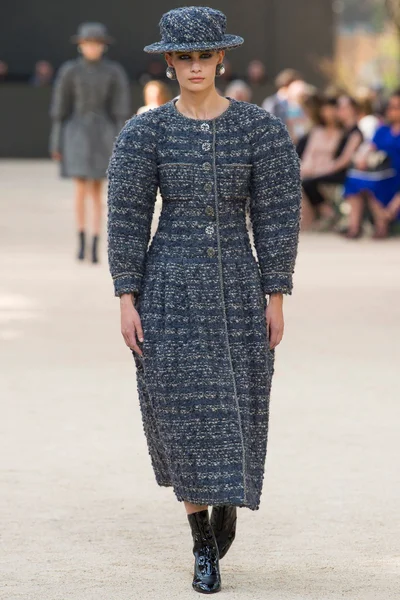 Look 2